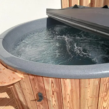 Kompleks wypoczynkowy Do Wynajęcia - Podczerwone